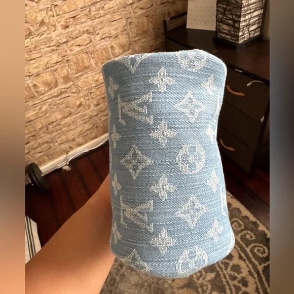 Luxury-Inspired Denim Mini Bag - Picture 4 of 5